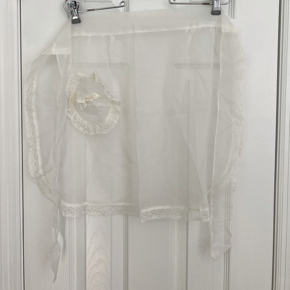 White Sheer Apron with Lace at the Bottom